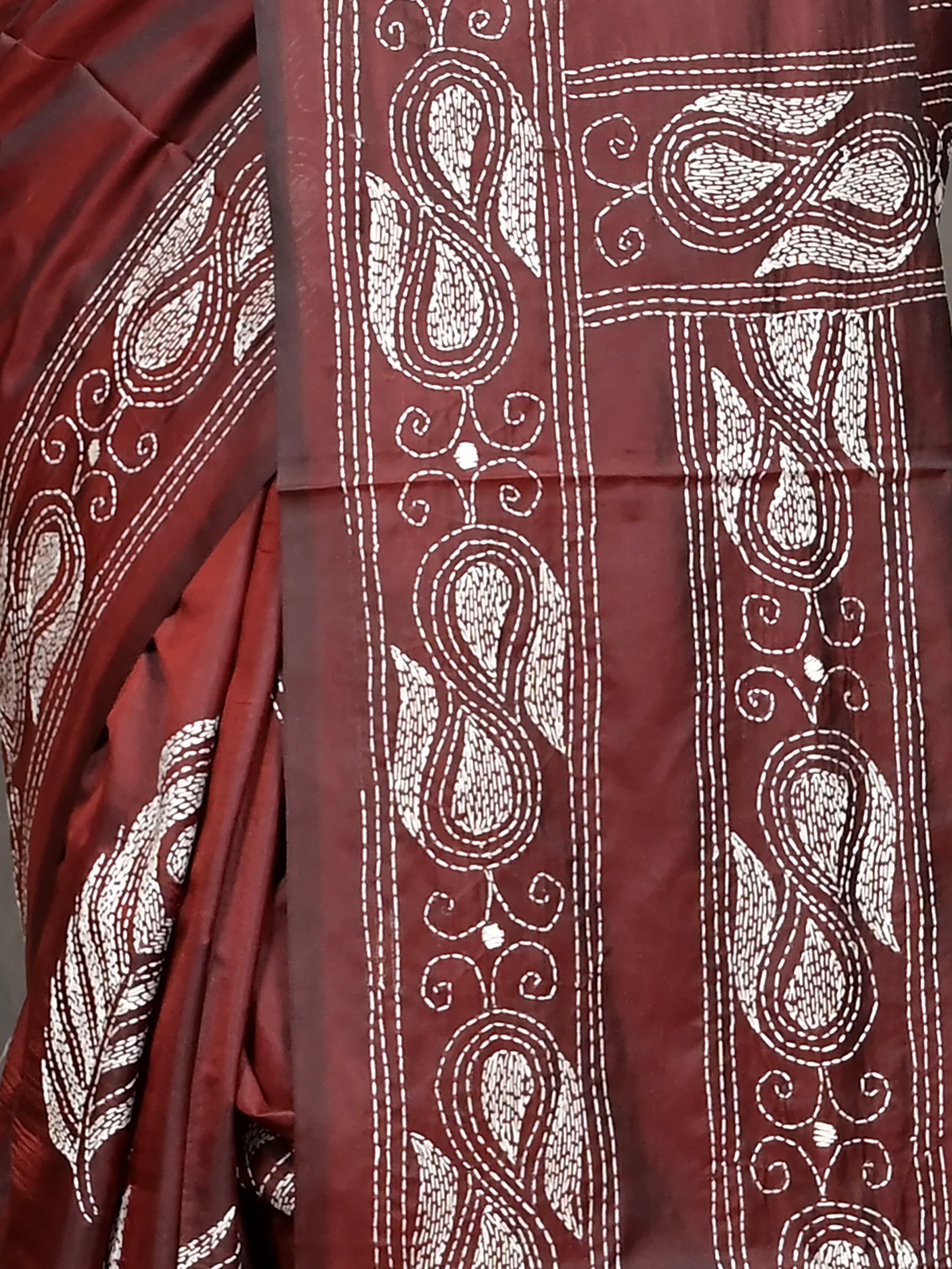 Brown Cotton Bolpur Kantha Stitch Saree (15)